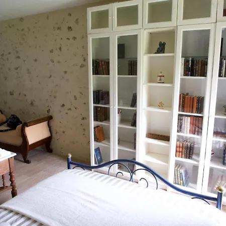 Rum i privatbostad Tante Pim Neuilly-sur-Eure