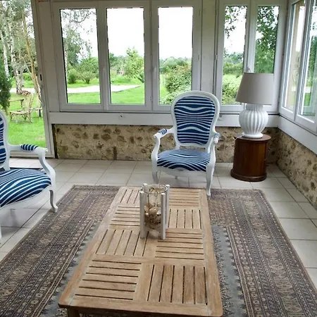 Rum i privatbostad Tante Pim Neuilly-sur-Eure