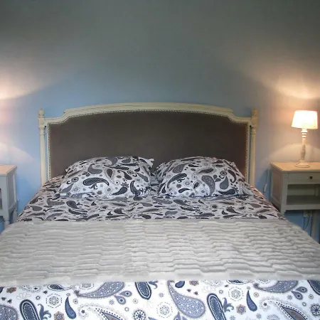 Tante Pim Rum i privatbostad Neuilly-sur-Eure